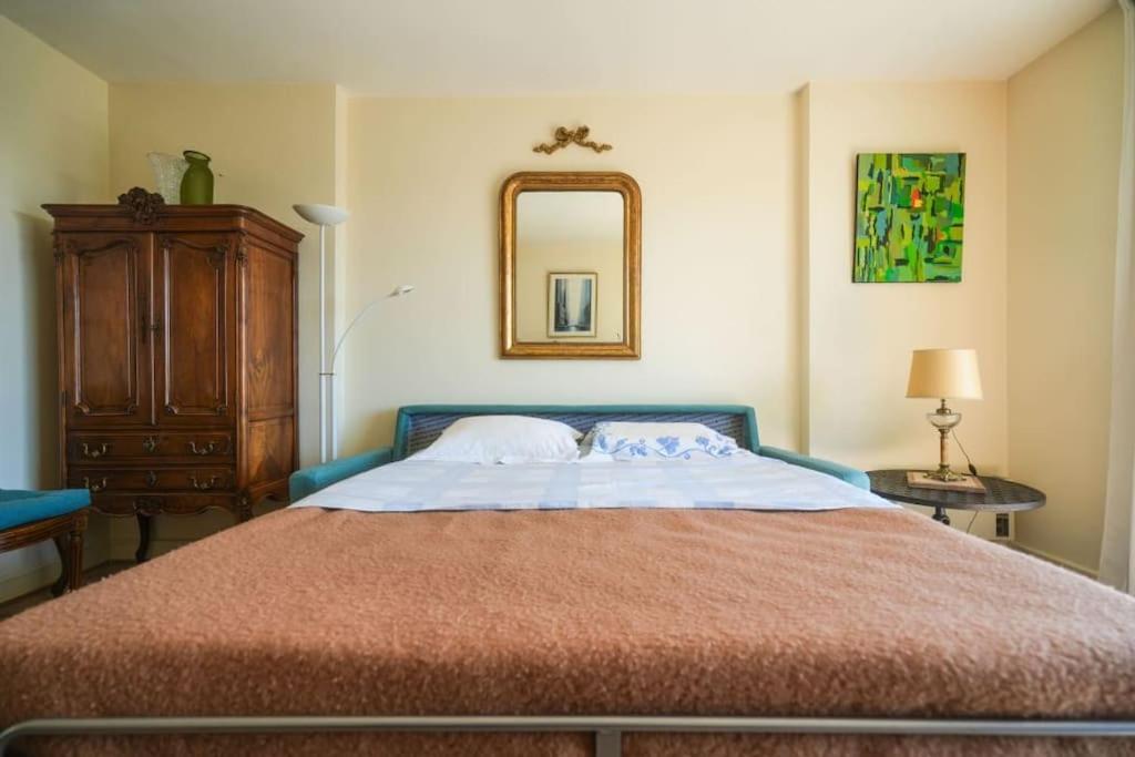 Beautifully Designed 1br With King Size Bed Appartement *